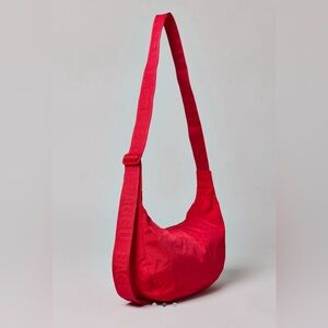 Medium Crescent Baggu Candy Apple